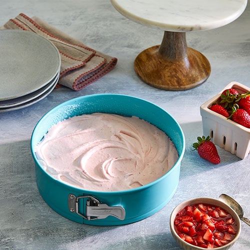 3 Round Cake Pans with Removable Bottoms - 9 x 2