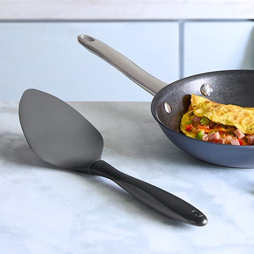 Flawless Flipping: The Best Omelette Spatula 