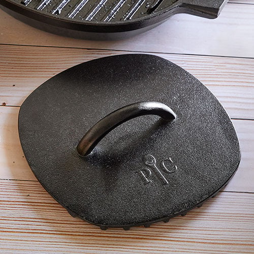 Lodge 8 Round Seasoned Cast Iron Grill Press