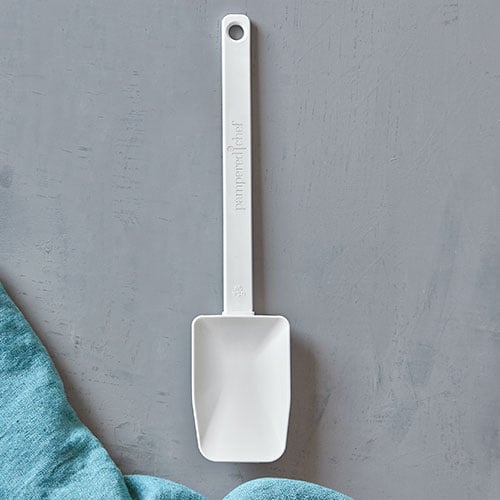 The Pampered Chef scraper spatula with wooden handle Batter Me Up