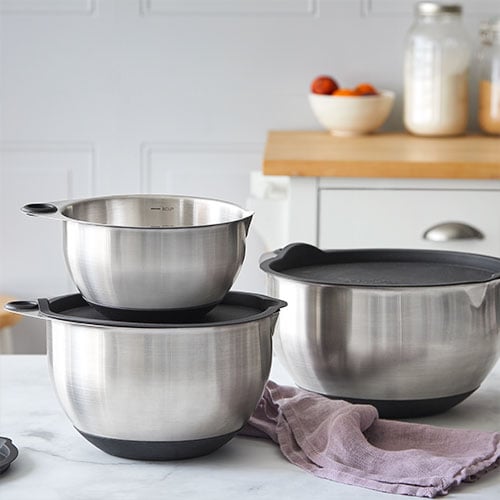 4-Piece Premium Quality Stainless Steel Bowls for Measuring Pasta Mari Chef Mixing Bowl Set Baking and Serving Cooking Fruit and Dough Prepping Space-Saving Stackable Containers for Salad 