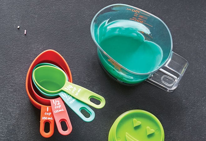 Kid Friendly! The Pampered Chef Cup Slicer: So EASY a Six Year Old Can Use  It! 