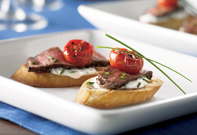 Steak Crostini with Chive&ndash;Cream Sauce