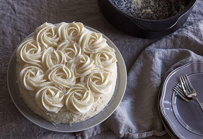 Easy White Rosette Cake
