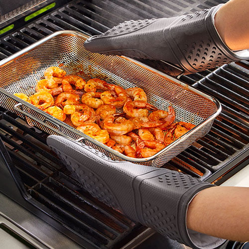 The Best Oven Mitts Are Made of Silicone