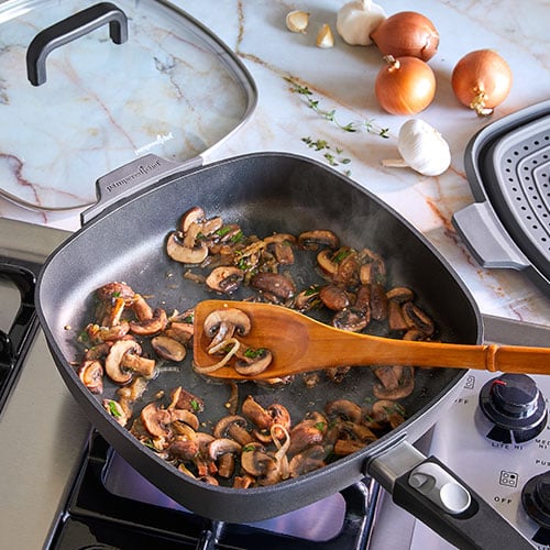 Pampered Chef Cast Iron Skillet Set