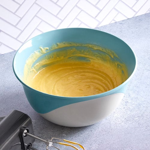 4-qt (3.8-L) Plastic Mixing Bowl