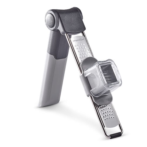  The Pampered Chef Deluxe Cheese Grater: Pampered Chef