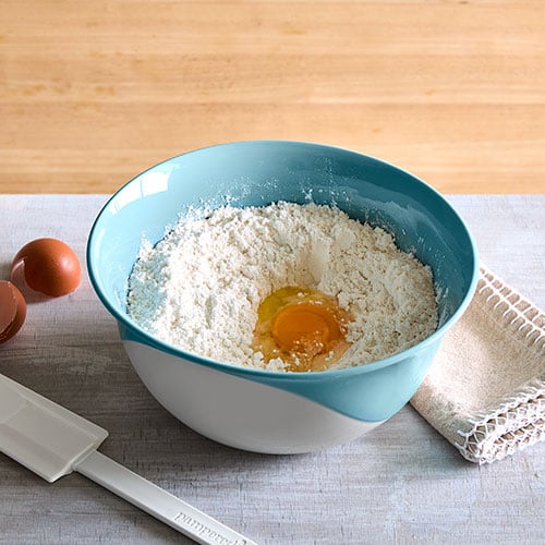 2-qt (1.9-L) Plastic Mixing Bowl