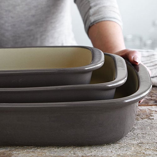 Details about   Pampered Chef Square Stoneware Baking Pan 11"x10" New Traditions Vanilla Glaze. 