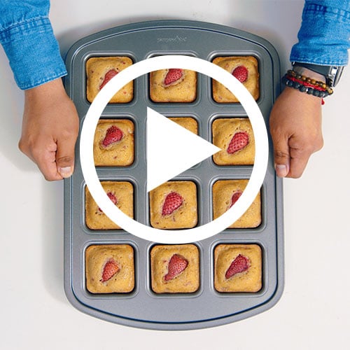All corner brownie pan top