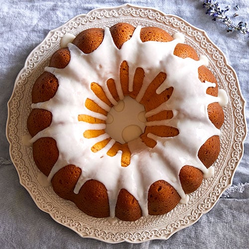 Classic Sized Bundts, Bakeware