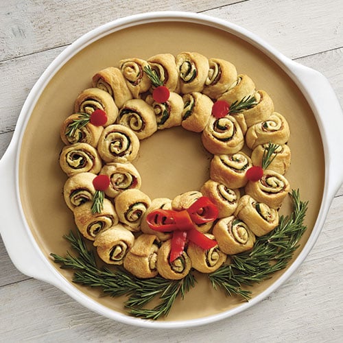 Cheesy Spinach Pinwheel Wreath - Recipes | The Pampered Chef