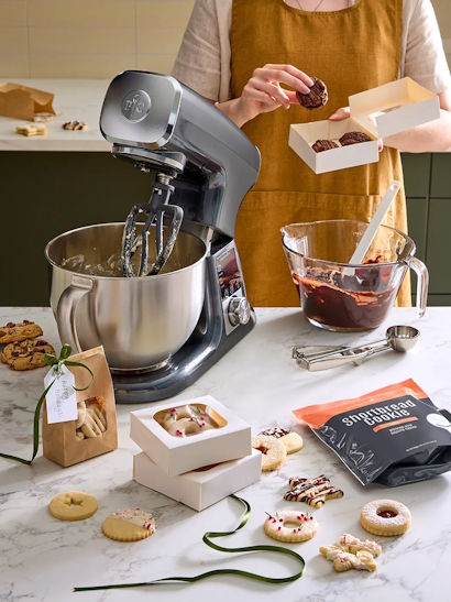 deluxe stand mixer in use 